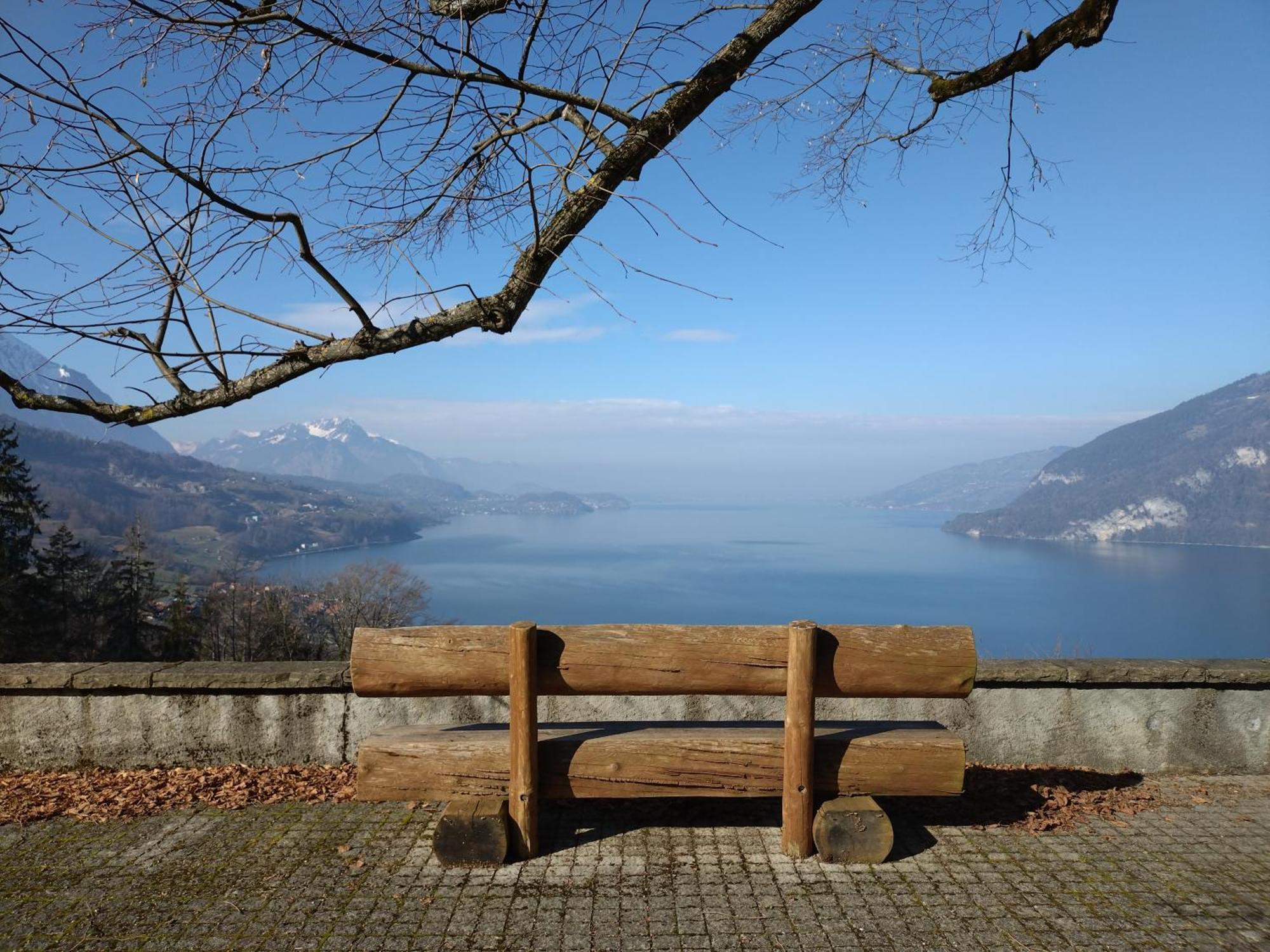 Appartement Skandi Mit Seesicht Nahe Interlaken Leissigen